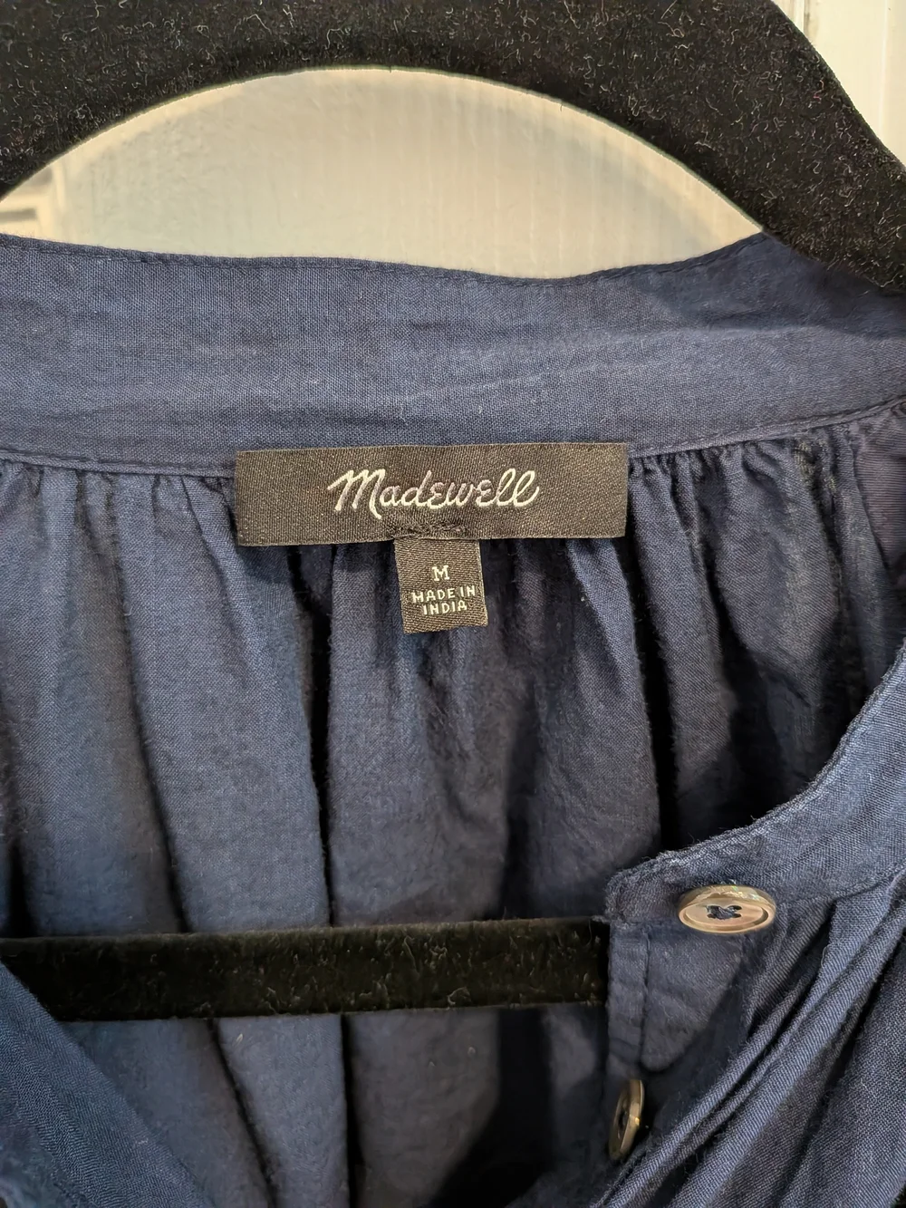 Women's Navy Button-Front Puff Sleeve Top